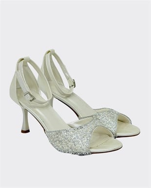 İnci Detaylı 8 Cm Rahat Topuklu Ayakkabı