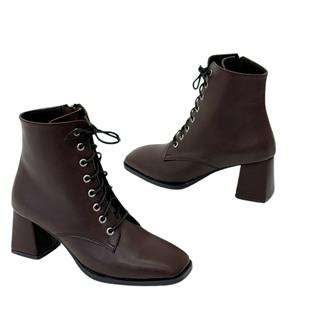 Kalın Topuklu Bağçıklı Bot