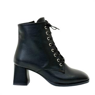 Kalın Topuklu Bağçıklı Bot