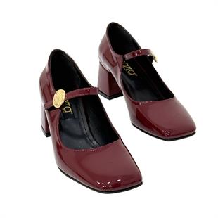 Küt Burunlu Bant Tasarımlı 6 Cm Kalın TopukluAyakkabı