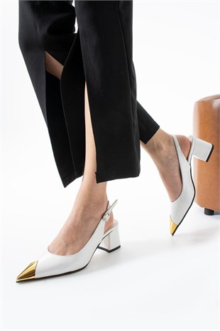 Metal Burun Detaylı 6 Cm Rahat Topuklu Stiletto
