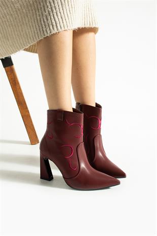 Nakış İşlemeli Tasarım Topuklu Bot