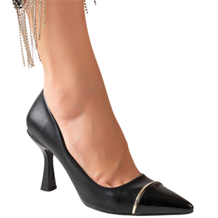 Rugan Burun Detaylı 9 Cm Topuklu Klasik Stiletto
