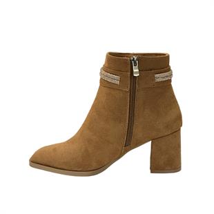 Süet Taş Detaylı 6 Cm Topuklu Bot