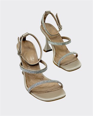 Taş Bantlı Tasarım Ayakkabı