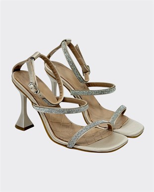 Taş Bantlı Tasarım Ayakkabı