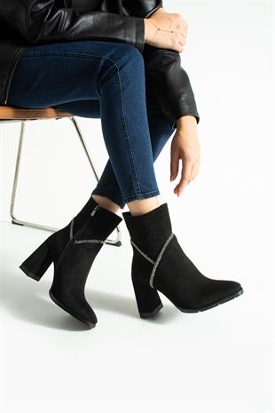 Taş Detaylı Tasarım Kalın Topuklı Bot