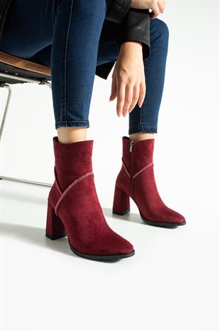 Taş Detaylı Tasarım Kalın Topuklı Bot