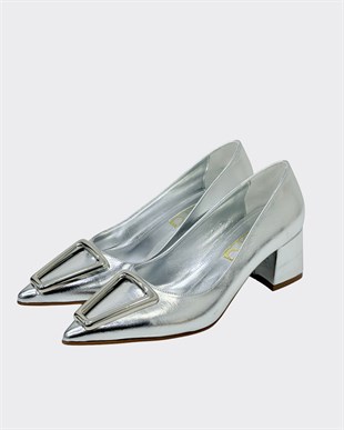 Tasarım Tokalı 6 Cm Kalıın Topuklu Stiletto