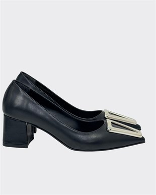 Tasarım Tokalı 6 Cm Kalıın Topuklu Stiletto