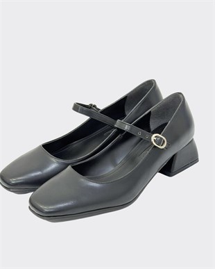 Tek Bantlı 4 Cm Kare Topuklu Ayakkabı