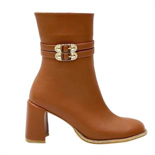 Toka Tasarımlı 8 Cm Kalın Topuklu Tasarım Bot