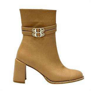 Toka Tasarımlı 8 Cm Kalın Topuklu Tasarım Bot