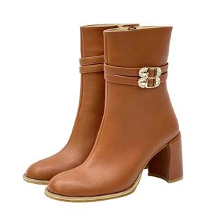 Toka Tasarımlı 8 Cm Kalın Topuklu Tasarım Bot