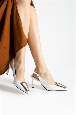Toka Tasarımlı Arkası Açık 8 Cm Rahat Topuklu Stiletto