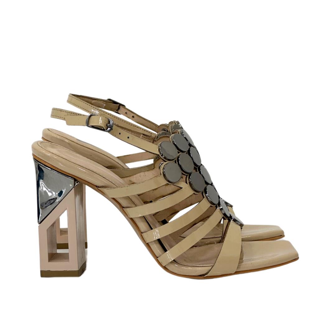 10 CM TASARIM KARE TOPUKLU AYAKKABI