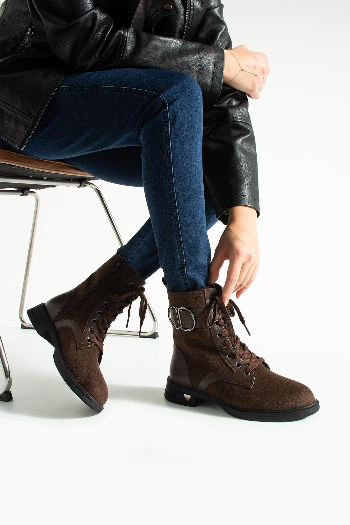 Ara Boy 3 Cm Tabanlı Toka Detaylı Bot