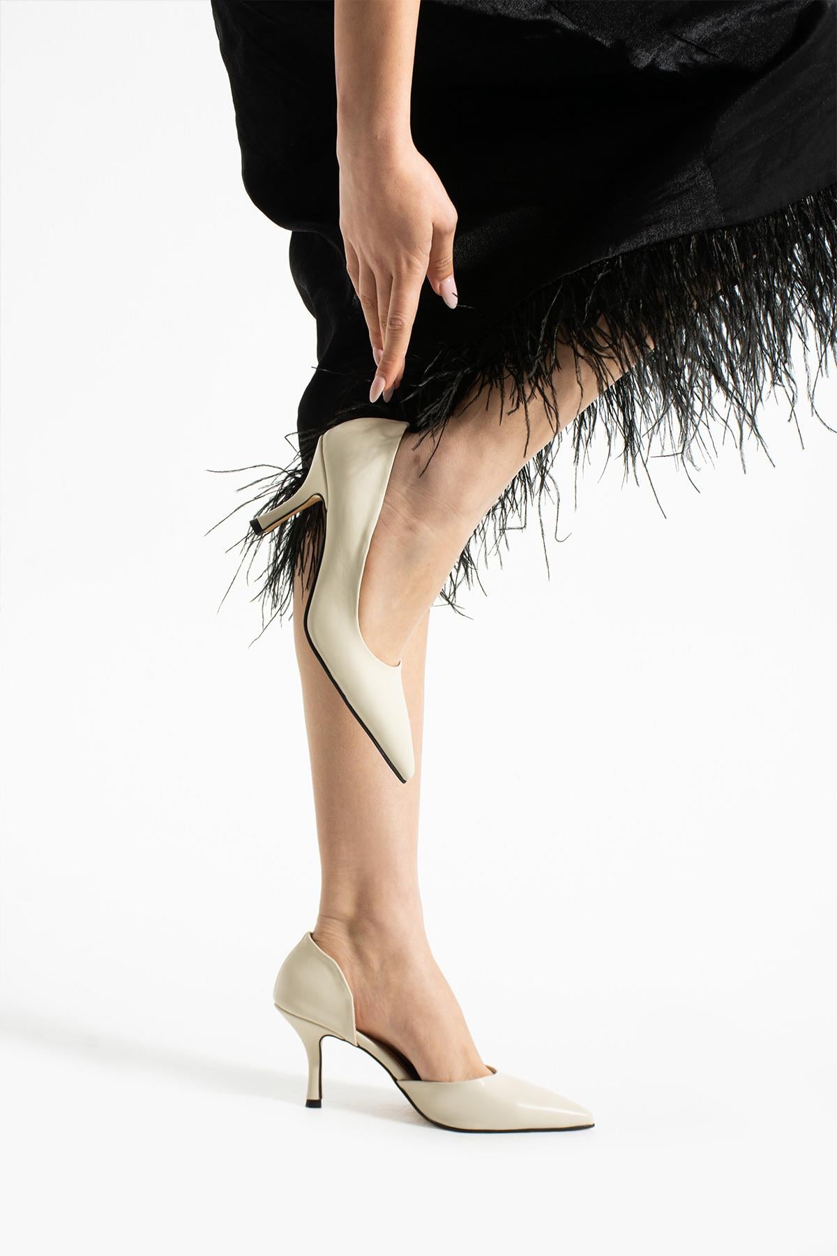 Asimetrik Kesim Rahat Topuklu Stitteo