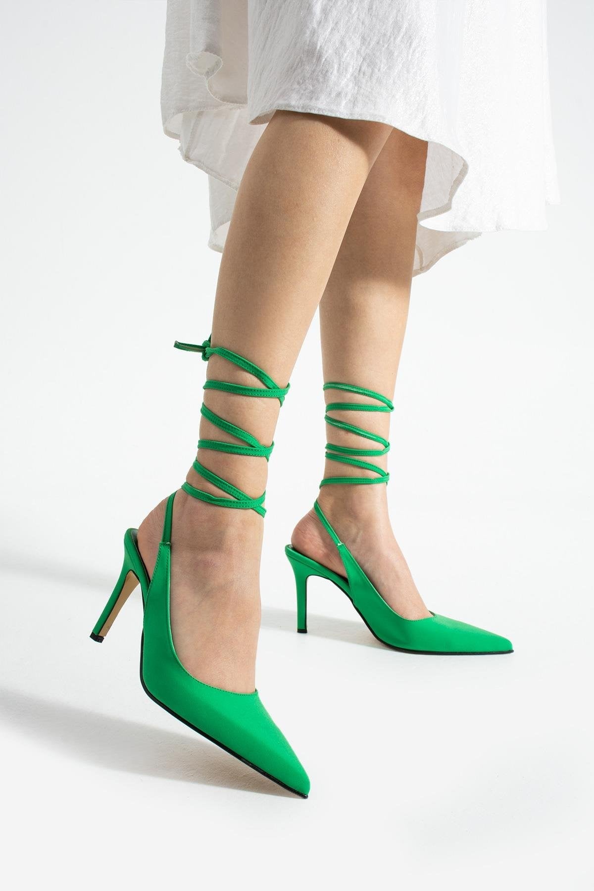 Bilekten Bağlamalı 8 Cm Rahat Topuklu Stiletto