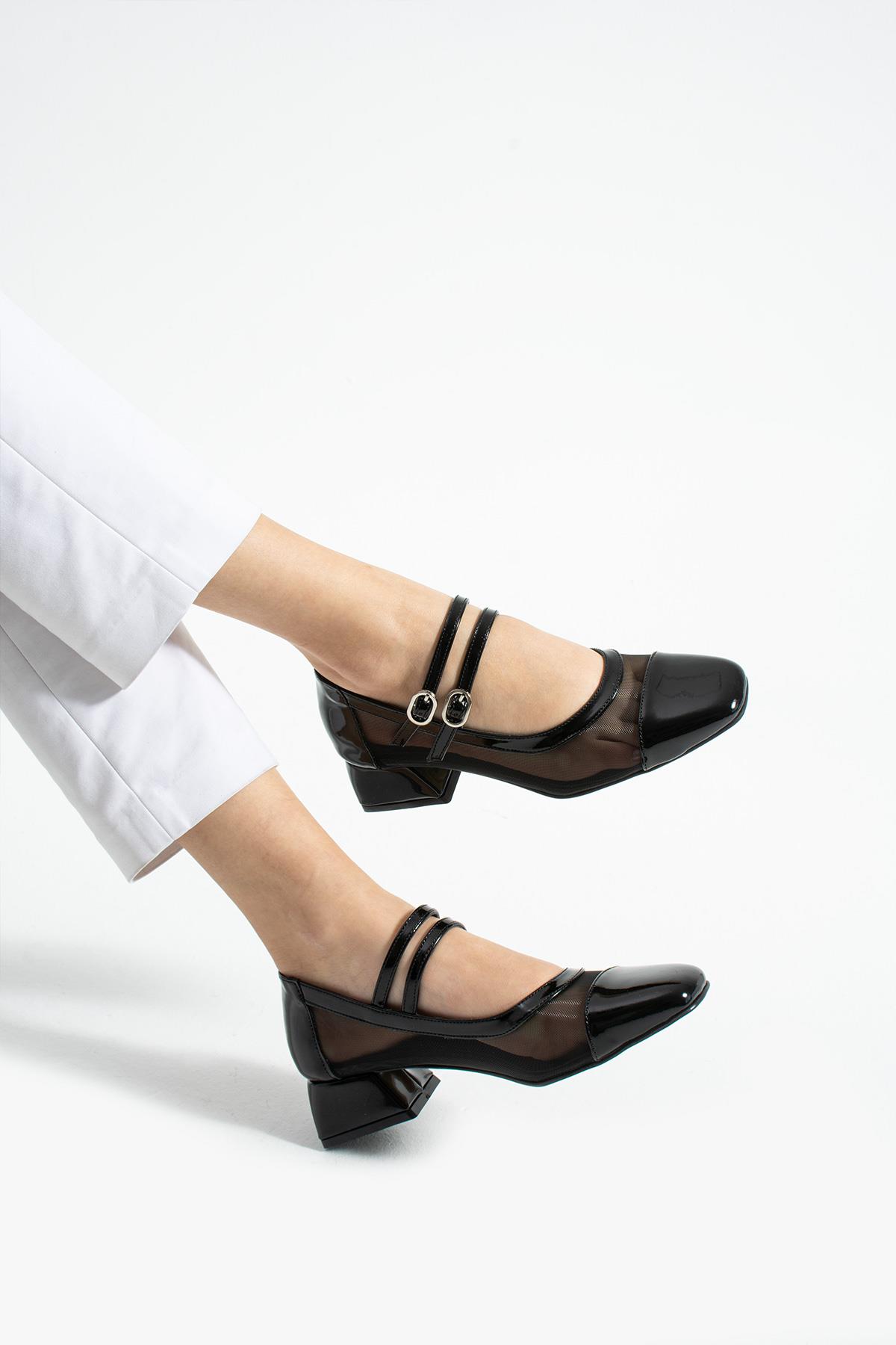 Çift Tokalı File Detaylı 4 Cm Topuklu Ayakkabı
