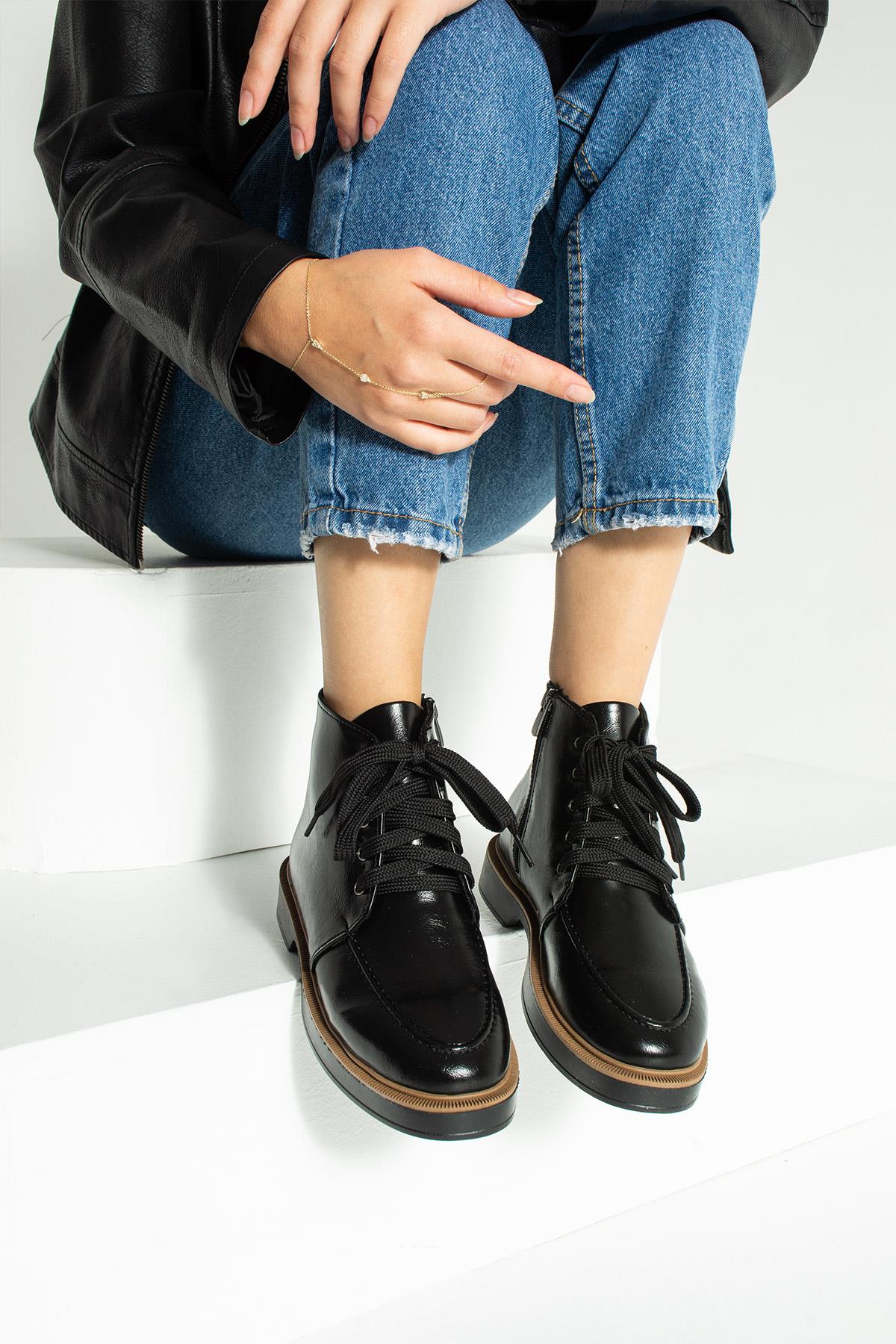 Pantolan Boy 3 Cm Tabanlı Fermuar Detaylı Bot