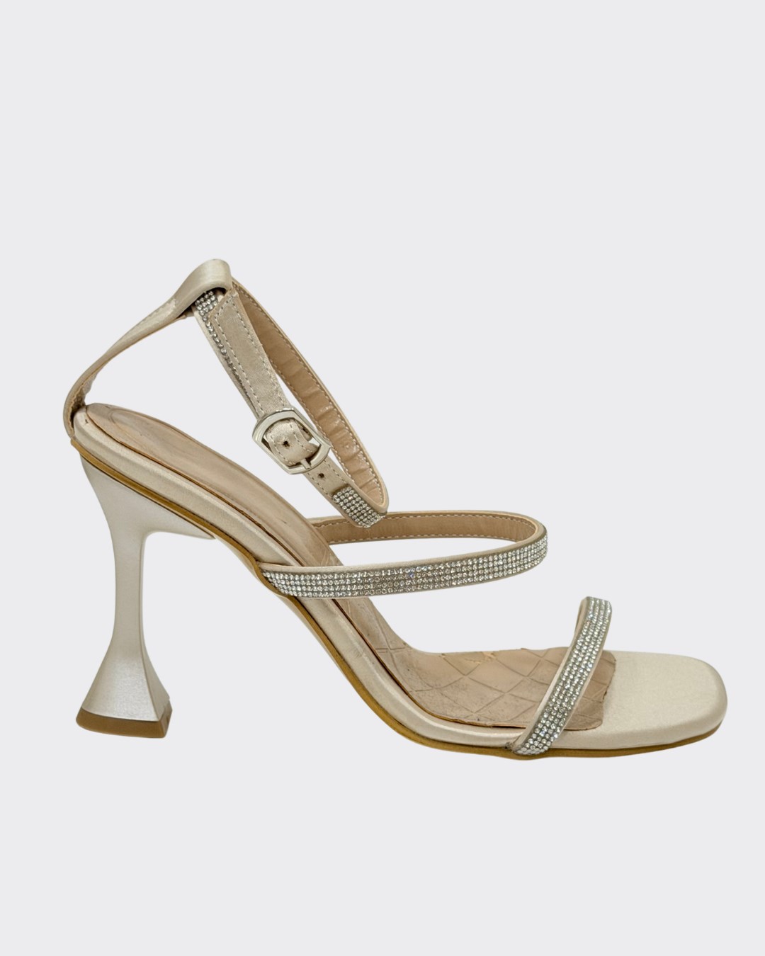 Taş Bantlı Tasarım Ayakkabı