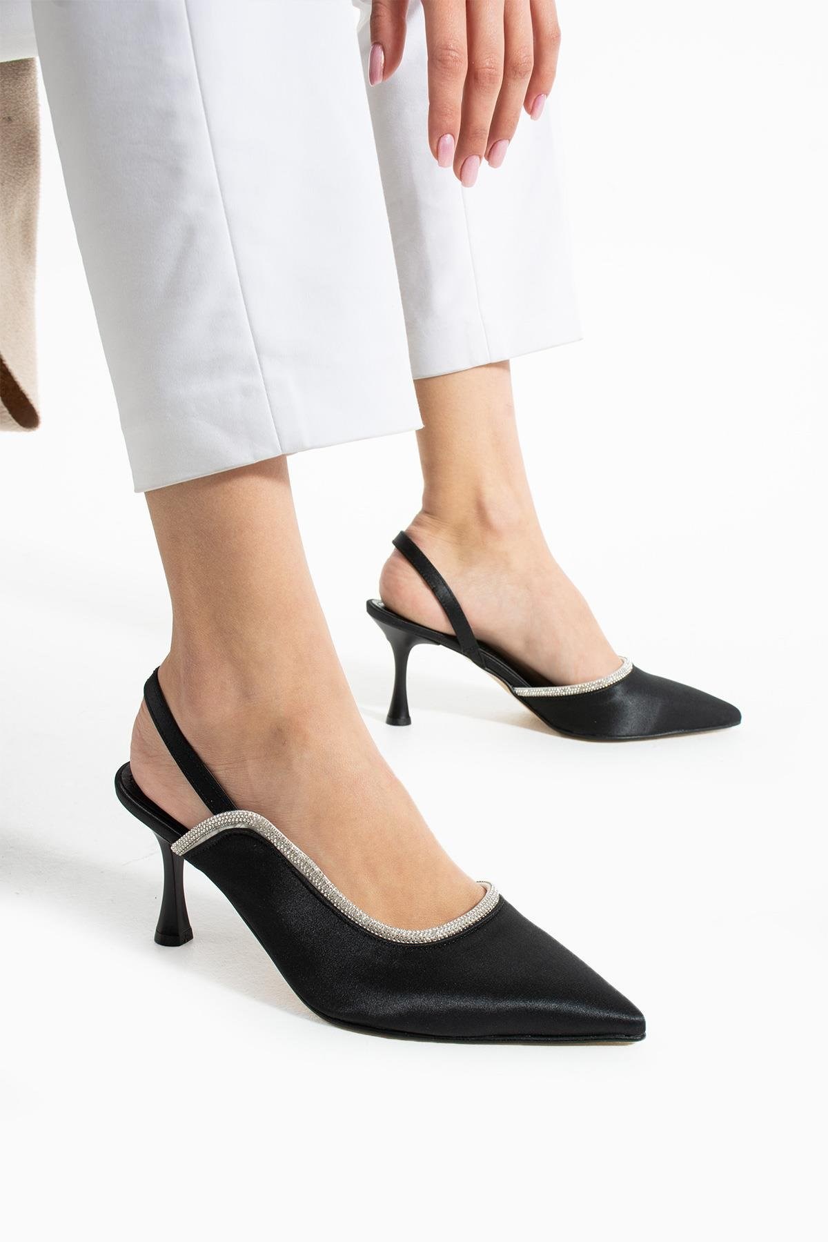 Taş Detaylı Saten Rahat Stiletto