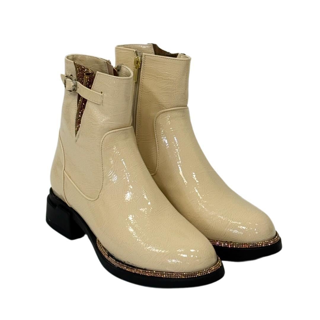 Taş Detaylı Tasarım Bot