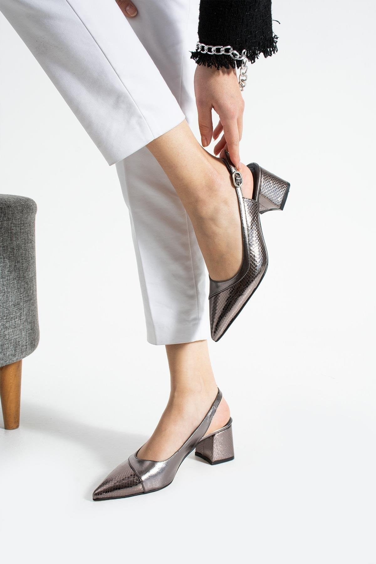 Yılan Detaylı 6 Cm Kalın Topuklu Tasarım Rahat Stiletto