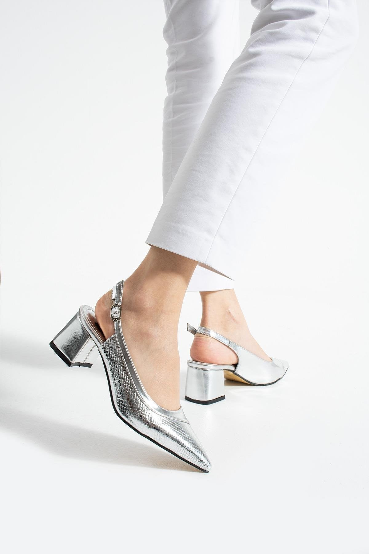 Yılan Detaylı 6 Cm Kalın Topuklu Tasarım Rahat Stiletto