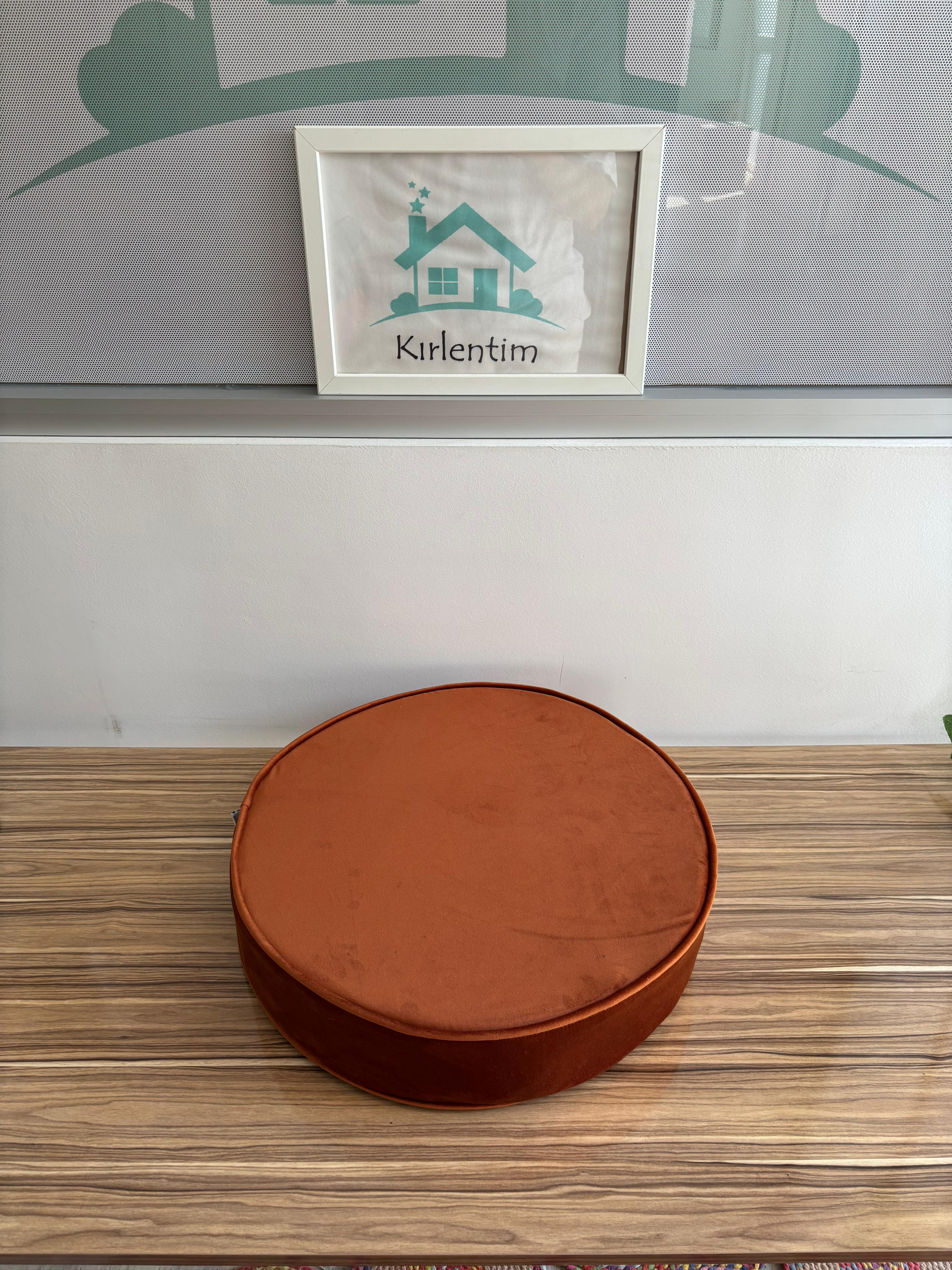 10 CM SÜNGERLİ - DÜZ KİREMİT KADİFE - YUVARLAK MİNDER