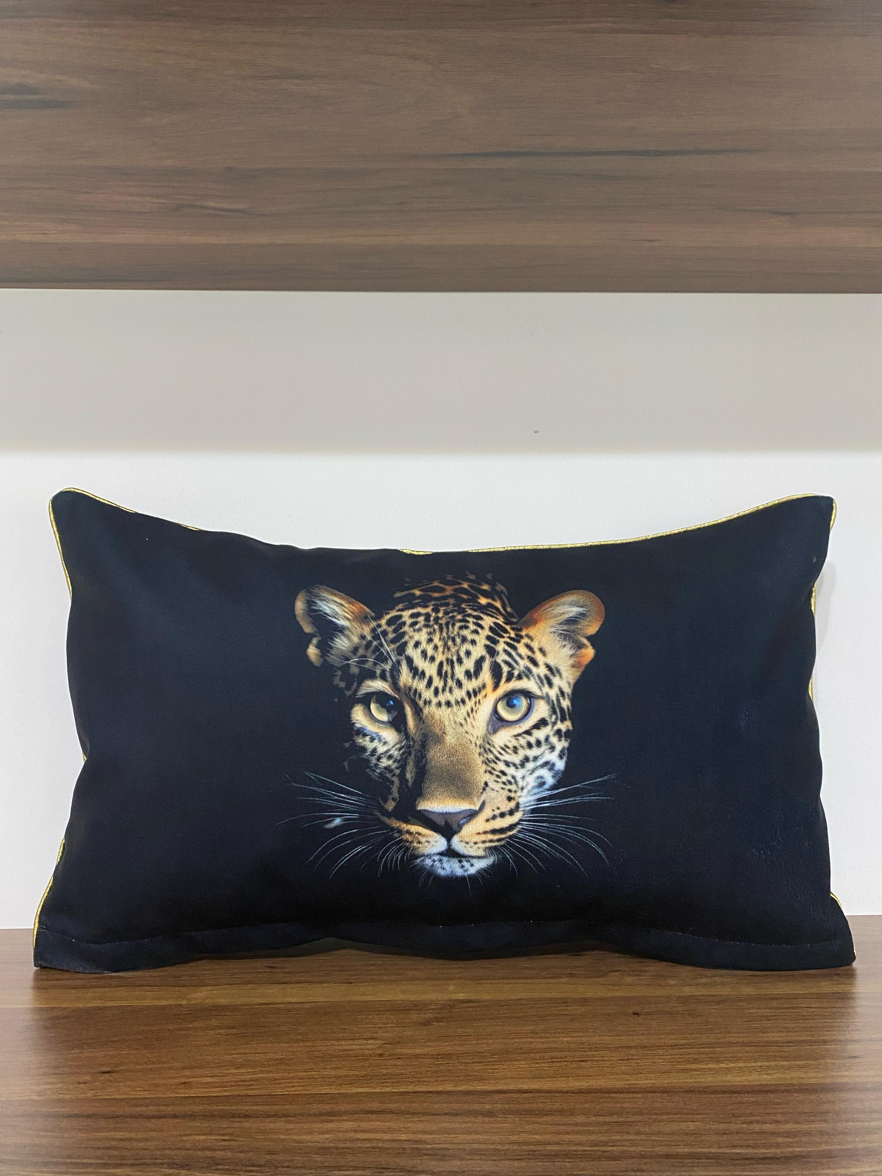 H1196-3050 SİYAH KADİFE ZEMİN LEOPAR