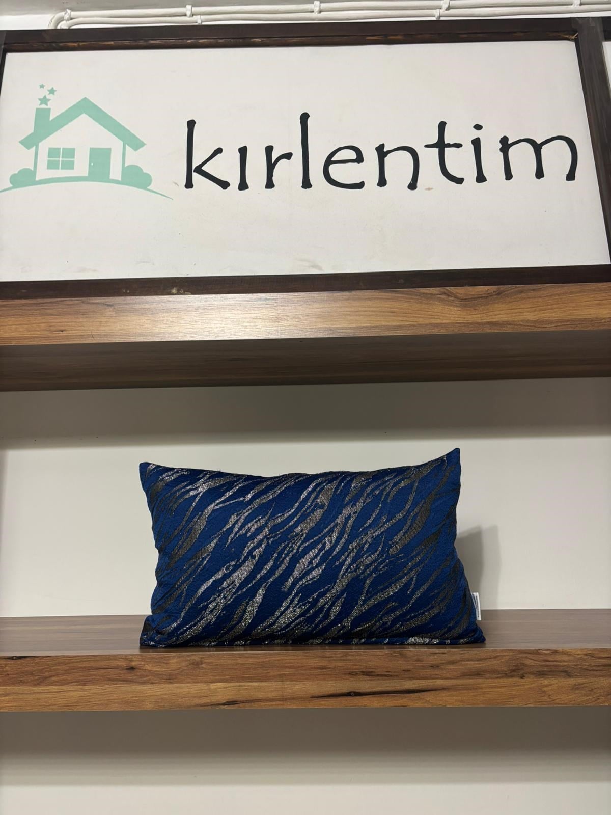 LACİVERT ZEMİN GÜMÜŞ JAKAR DOKUMALI 30*50 KIRLENT