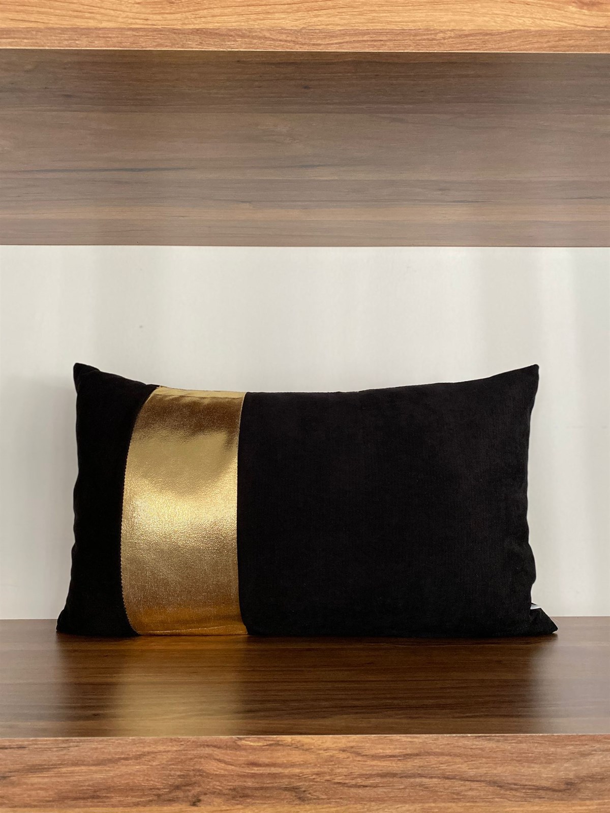 SİYAH-TEK KENARI GOLD VARAK BASKILI 3050