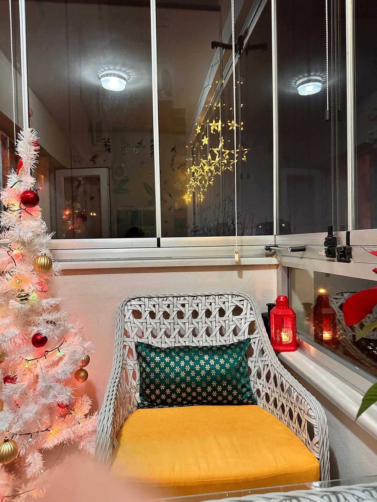 YEŞİL SATEN ÜZERİ ALTIN VARAK BASKILI KAR TANESİ DESEN-3050