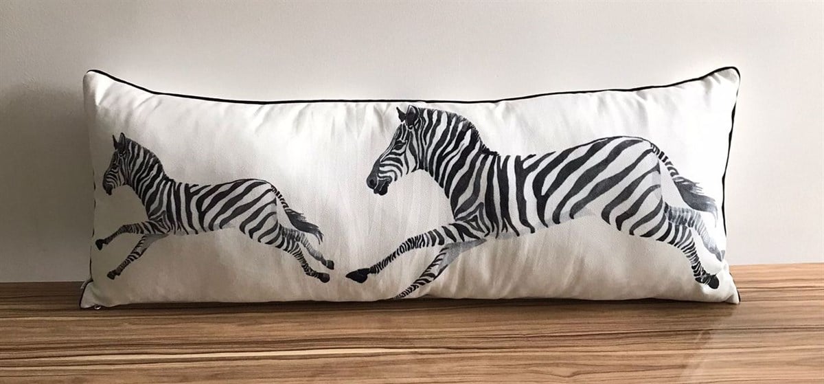 E712 BEYAZ ZEMİN SİYAH BEYAZ KOŞAN ZEBRA-3080