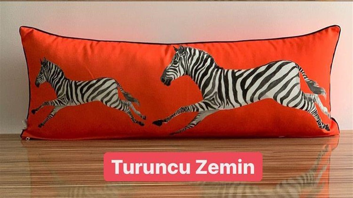 E712 TURUNCU ZEMİN KOŞAN ZEBRA DESEN