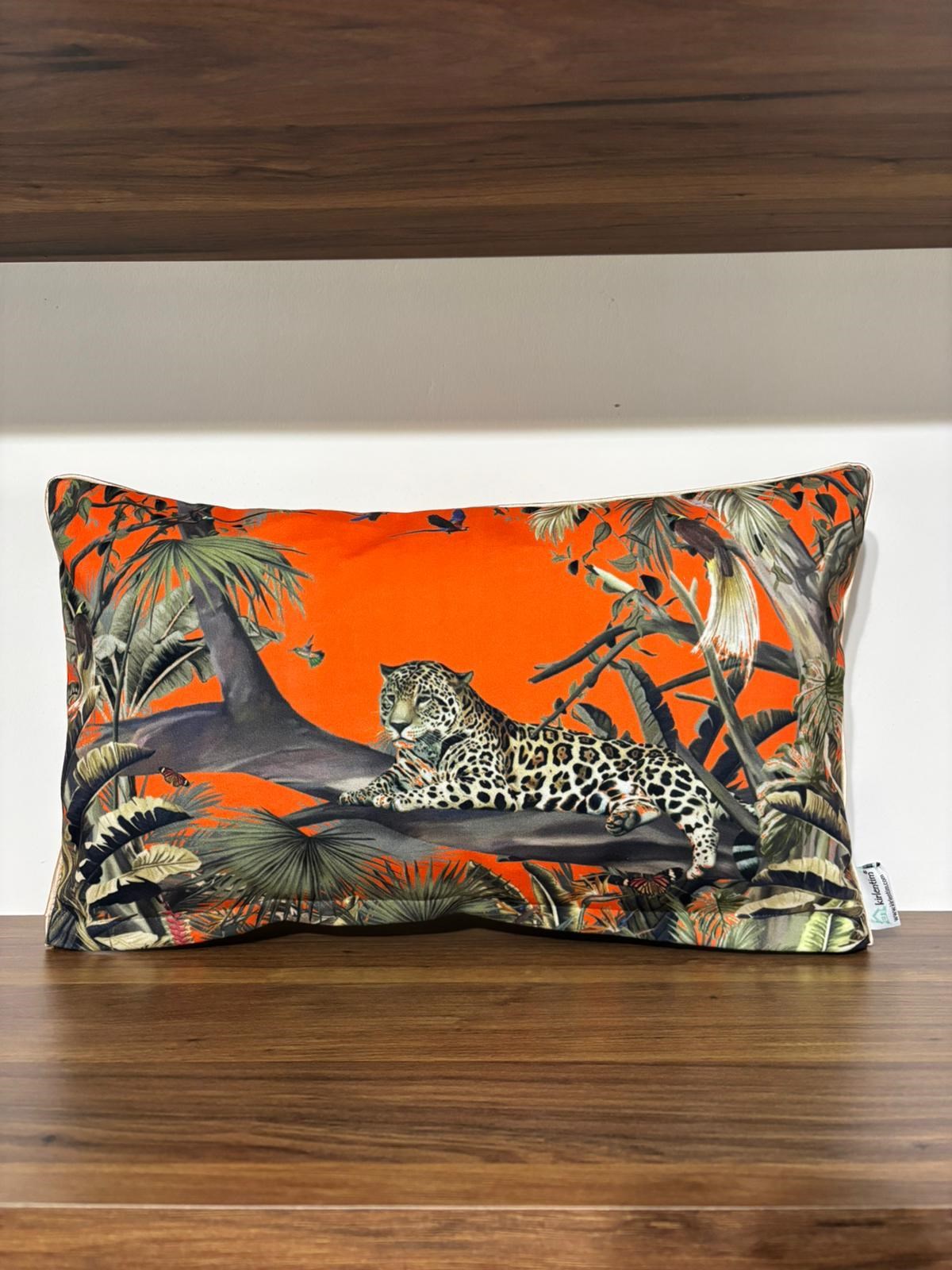H1170 TURUNCU ZEMİN AĞAÇTAKİ LEOPAR DESENLİ 30*50 KIRLENT