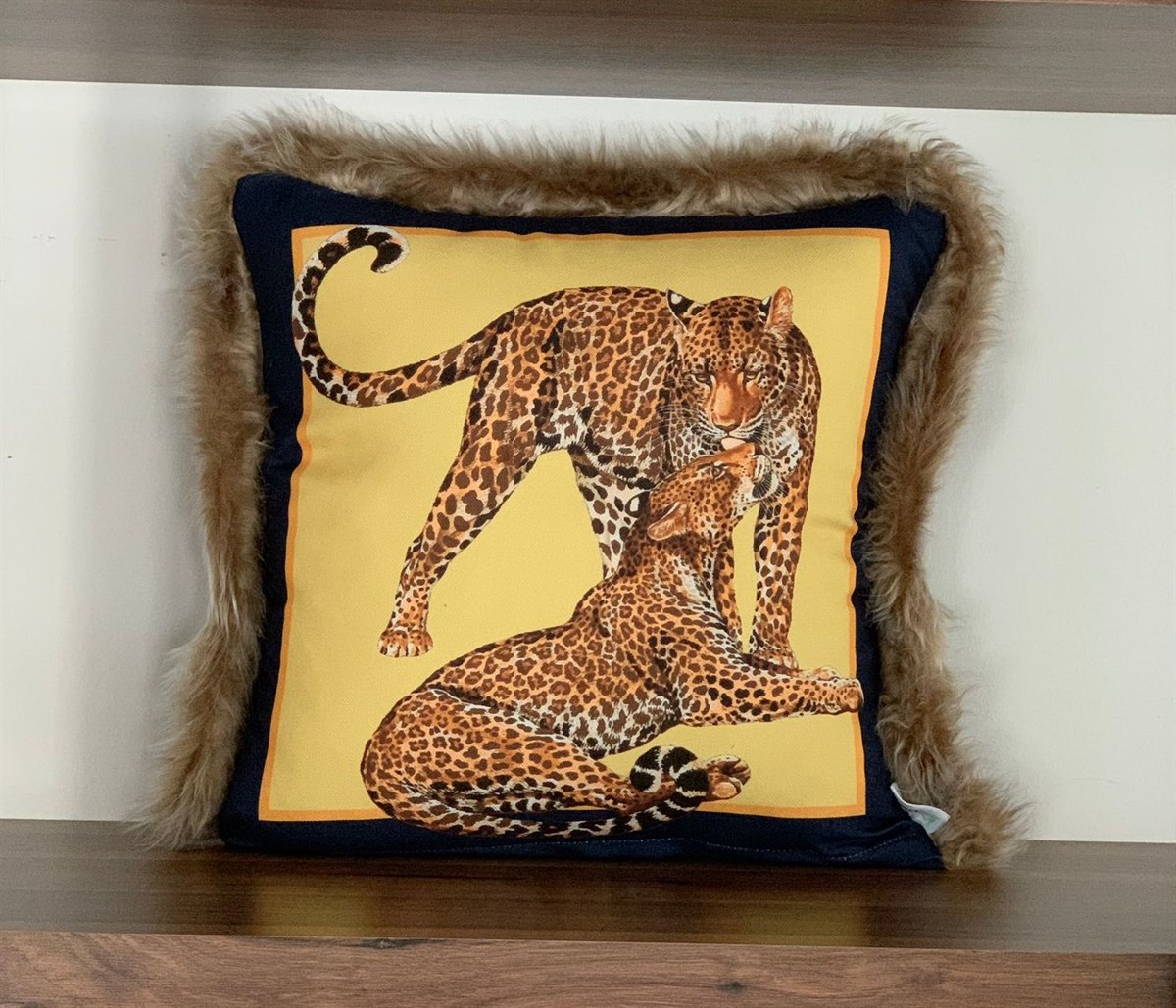 KENARLARI VİZON PELUŞLU LEOPAR1