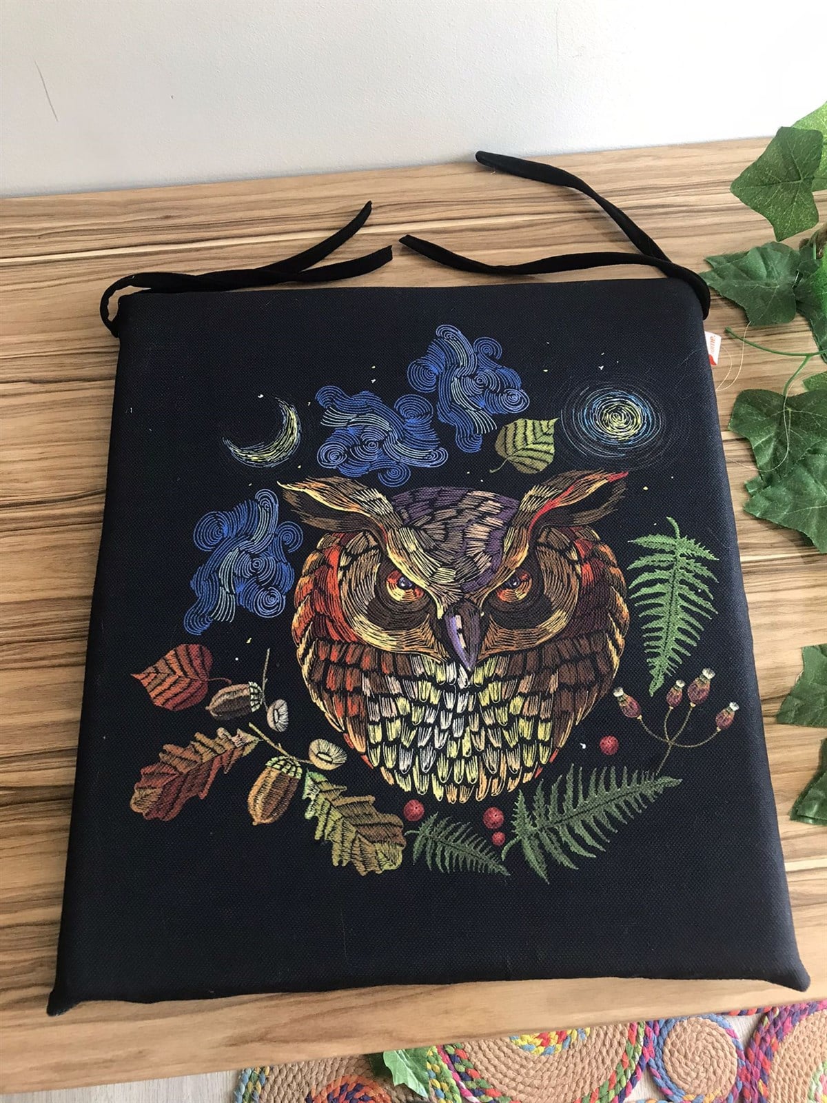 NSF2844 SİYAH ZEMİN RENKLİ BAYKUŞ DESEN SANDALYE MİNDERİ