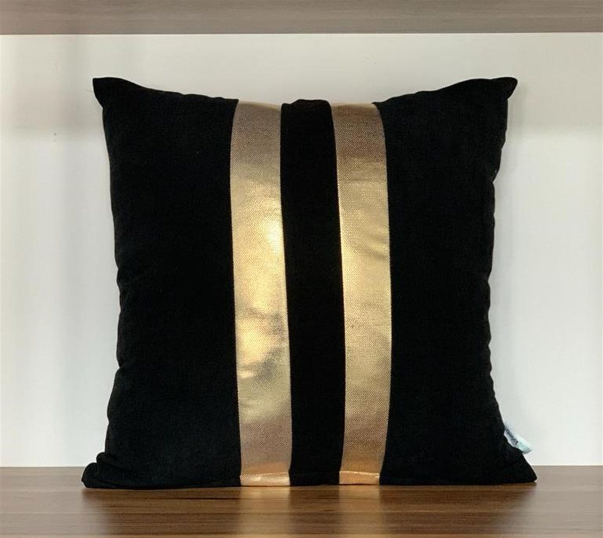 SİYAH ZEMİN ORTADA DÜZ GOLD VARAK İKİ BANT