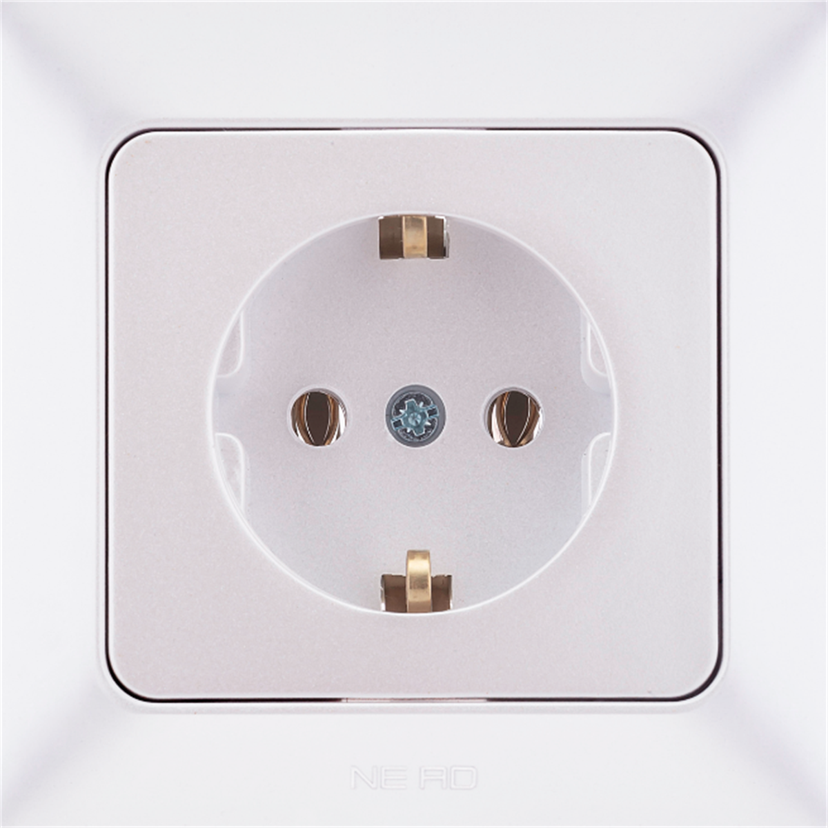 93-XX-08 Topraklı Priz