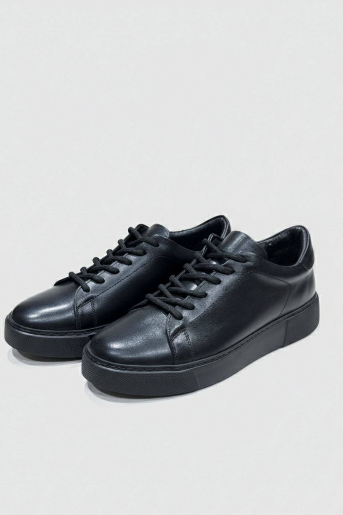 Siyah Deri Bağcıklı Erkek Sneaker HT2137