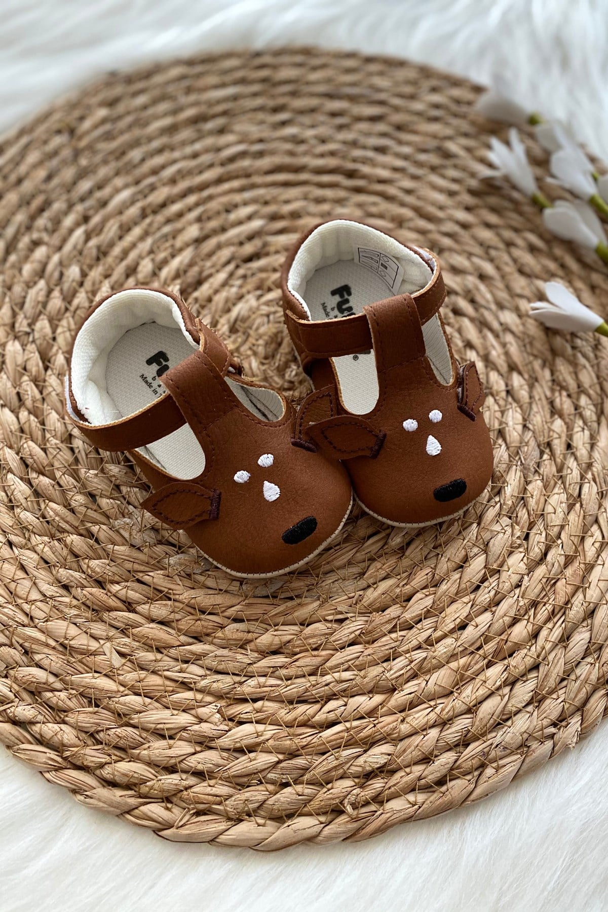 Kulak Detay Erkek Bebek Patik