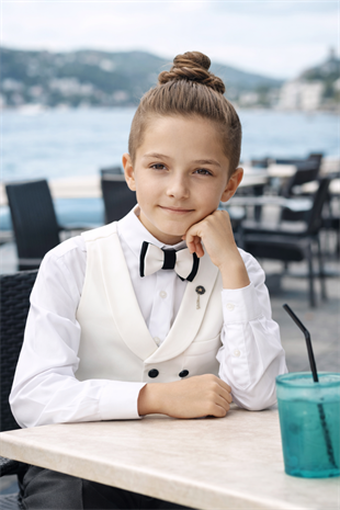 Lord Katlamalı Rozetli Çocuk Takım Elbise Beyaz