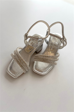 Bantlı Taş Detay Topuklu Kız Çocuk Ayakkabı