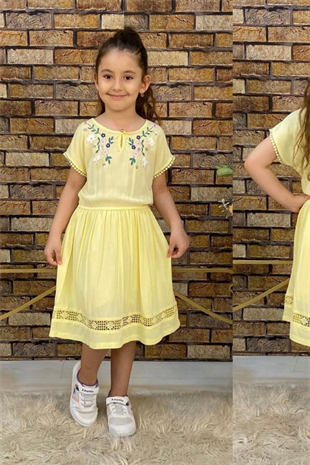  Çiçek Nakışlı Kısa Kol Kız Çocuk Elbise Sarı