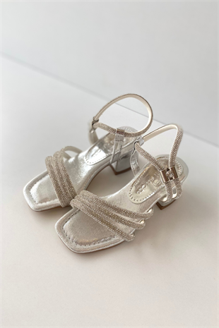 Bantlı Taş Detay Topuklu Kız Çocuk Ayakkabı