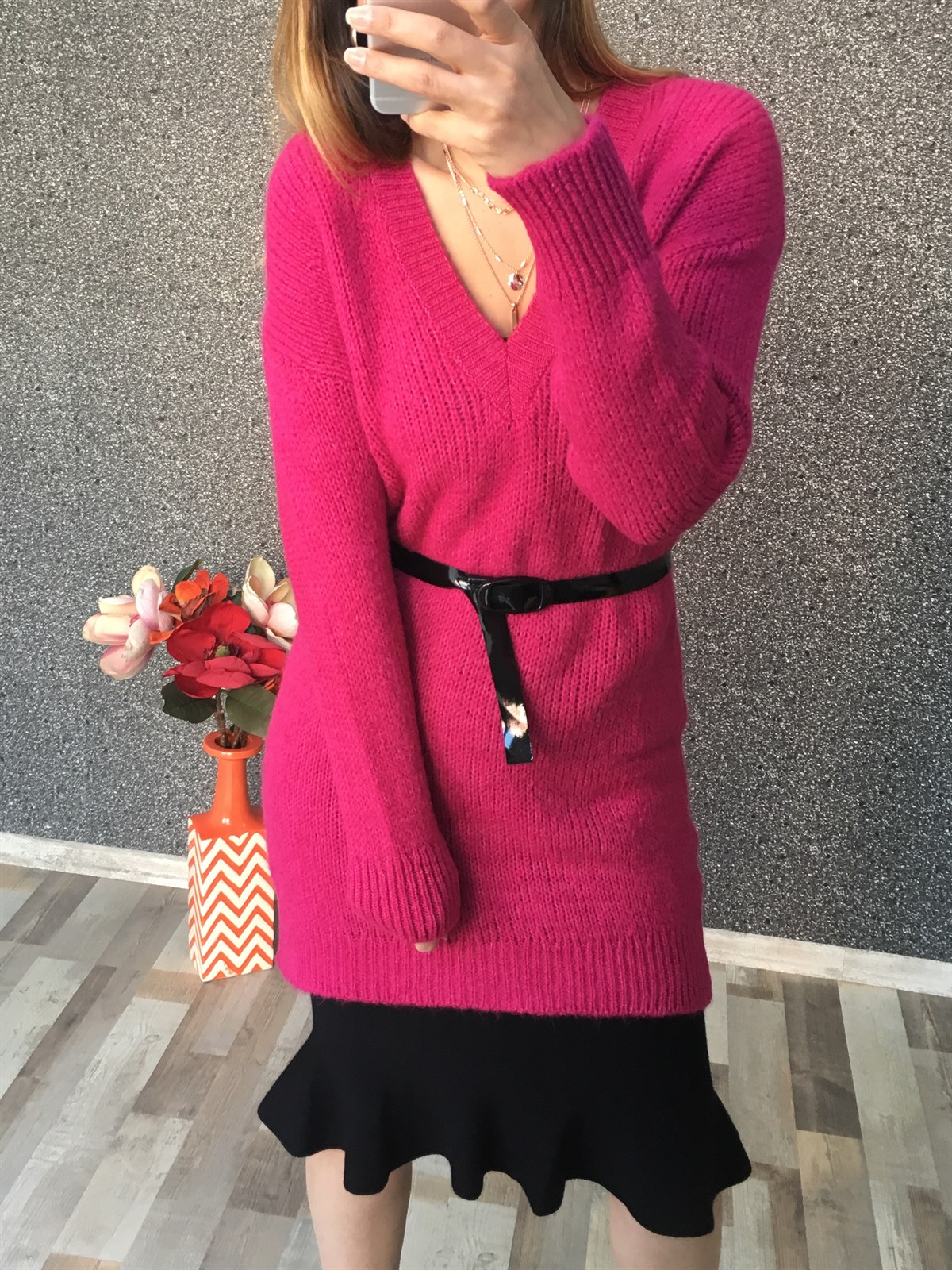Pembe V Yaka Yumoş Triko Elbise