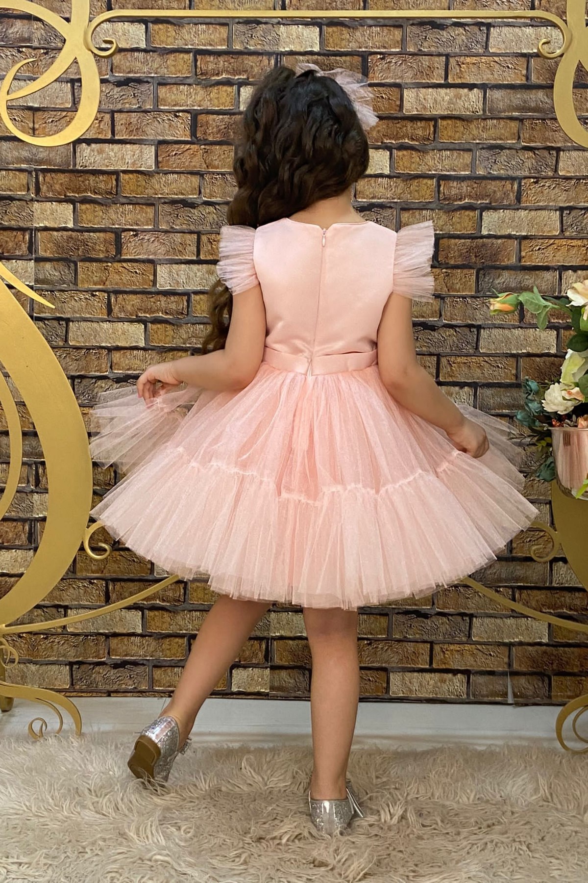 Beli İnci Detay Tütülü Kolları Fırfırlı Çocuk Elbise Pudra